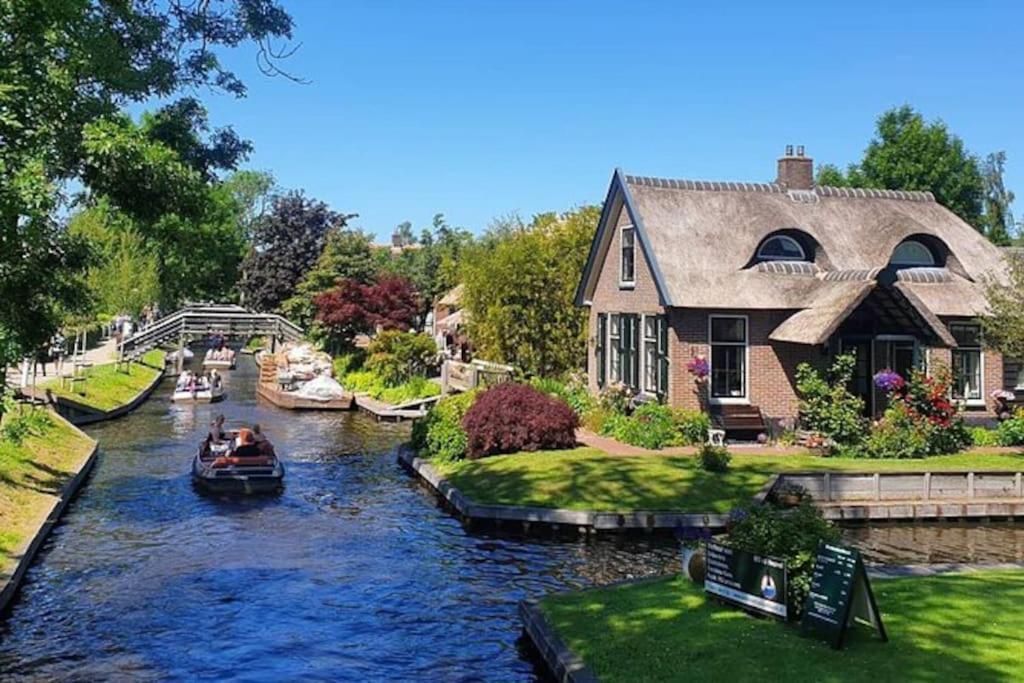 Tiny House Giethoorn Villa Exterior photo